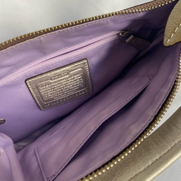 Metallic coach shoulder bag - Picture 8 of 9